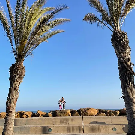 Superior La Playa! 3 Bedrooms! 2 Baths! Air Condition! Side Sea View!