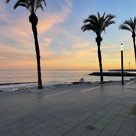 Superior La Playa! 3 Bedrooms! 2 Baths! Air Condition! Side Sea View! *