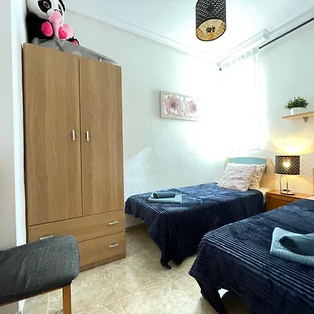 Superior La Playa! 3 Bedrooms! 2 Baths! Air Condition! Side Sea View! *