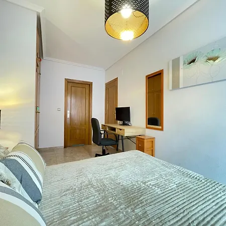 Superior La Playa! 3 Bedrooms! 2 Baths! Air Condition! Side Sea View!